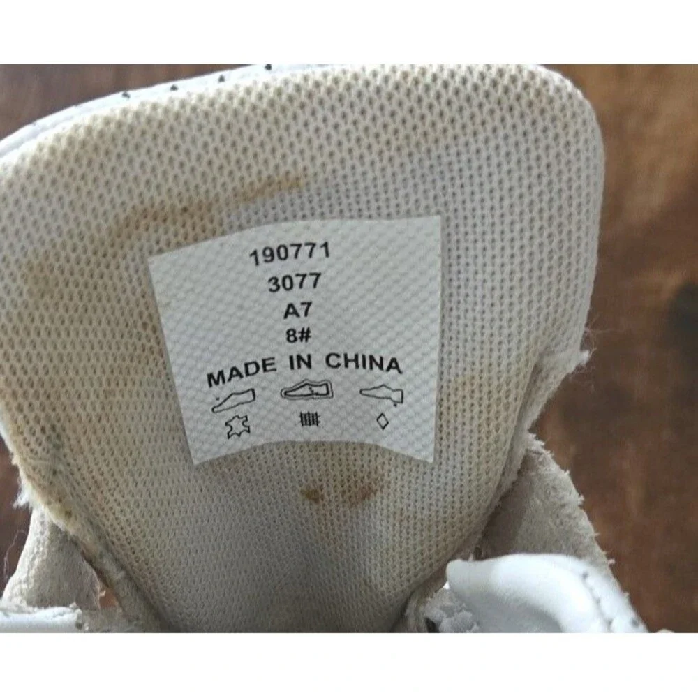 Vintage Lands End White Perforated Athletic Sneakers Shoes Women's Size 8
